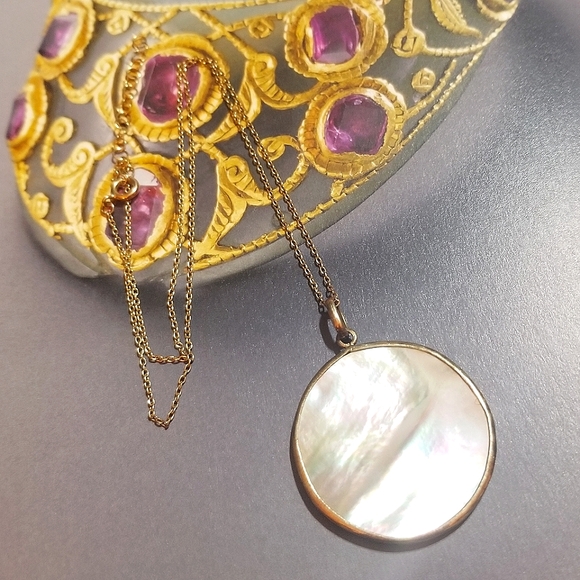 VTG Gold Vermeil Queen Liberty Coin Mother of Pearl Necklace - Picture 5 of 6